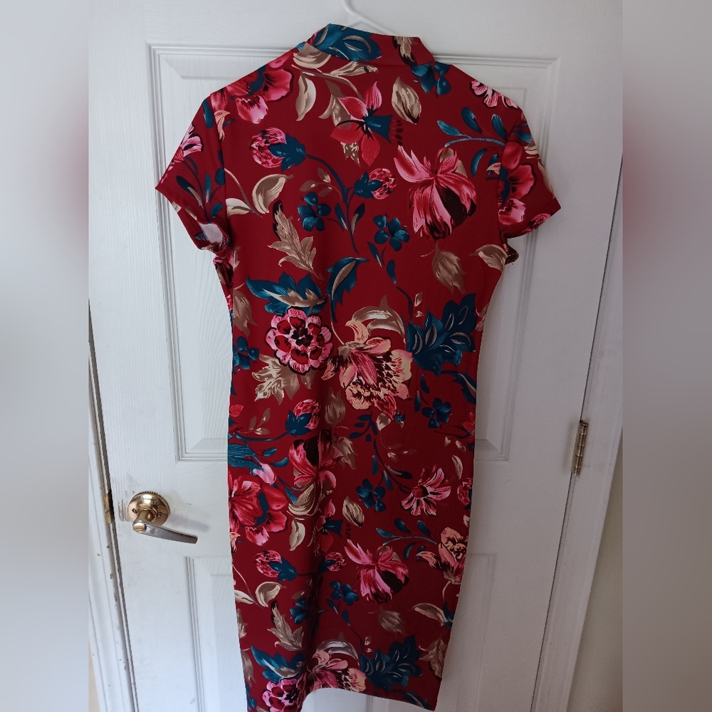 Bundle of 2 Floral Bodycon Dresses - Picture 7 of 10